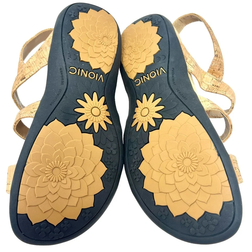 Vionic women's Amber gold cork adjustable strap sandals size 6